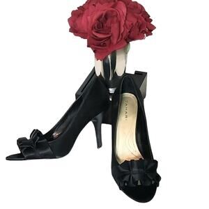 TAHARI Sloane Style Black Satin Heels Pumps Size 7.5
